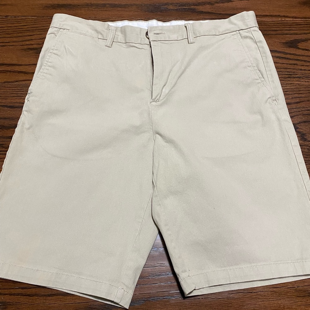 Old Navy - Ultimate Slim Shorts - Khaki - Size 34